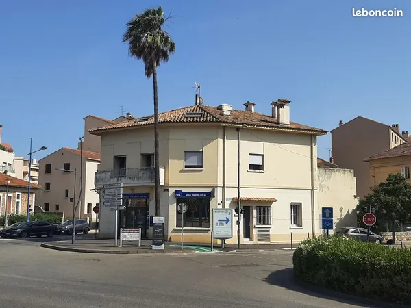 Maison 12 pièces 360 m²