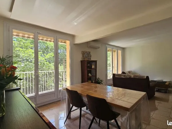 Colocation pour T3 Meublé avec Garage à Aix-en-Provence
