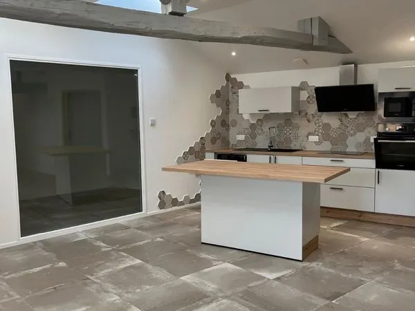 Loue F3 lumineux 105 m2 + bureau
