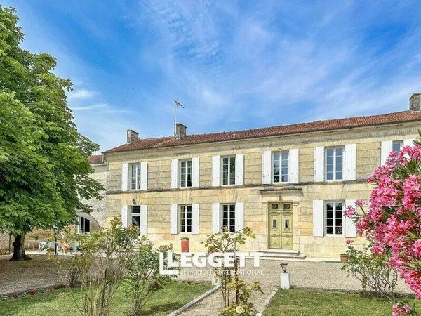 Maison 10 pièces 283 m²
