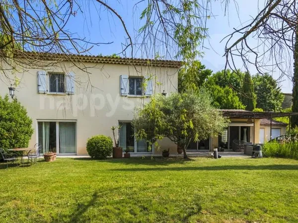 Maison 5 pièces 196 m²
