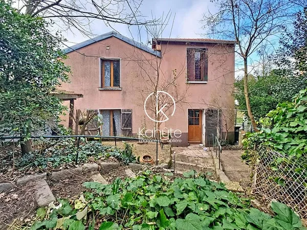 Maison à Lyon avec 4chambres sur parcelle de 720 m²