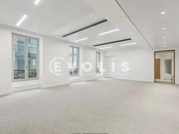 Bureau 375 m²