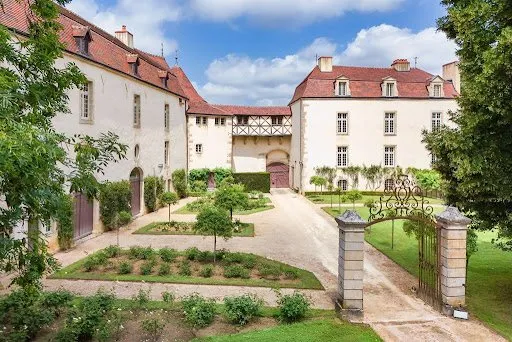 Château 20 pièces 1200 m²