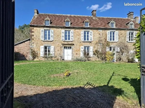 Maison 10 pièces 280 m²