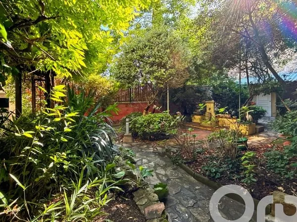Maison 6 pièces 239 m²