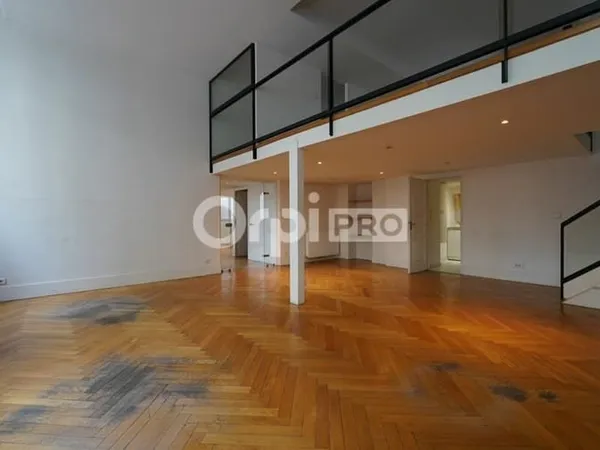 Bureaux 143 m²