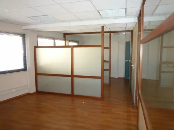 A VENDRE LOCAL à usage de BUREAUX ALES