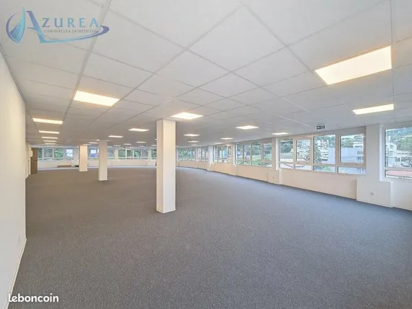 BUREAUX 300 m² LE CANNET
