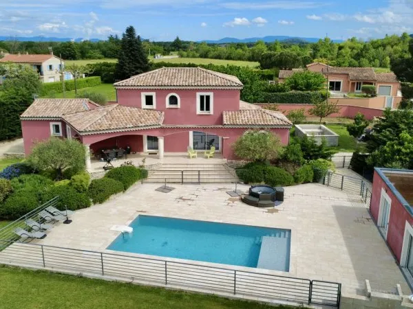 Propriété de charme avec dépendances et deux piscines Alla