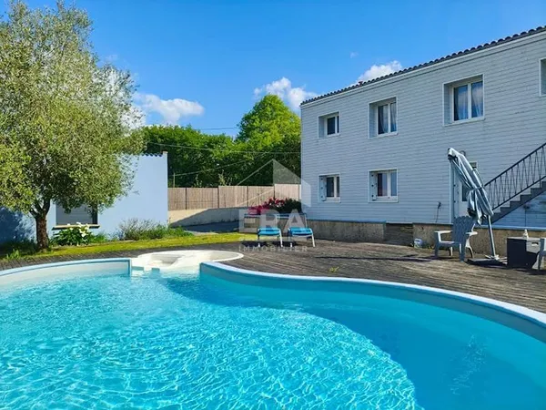 Maison 8 pièces 170 m²