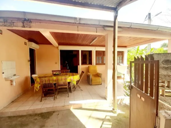 Maison Saint Pierre 4 pièce(s) 102 m2 Localisation exceptionnelle
