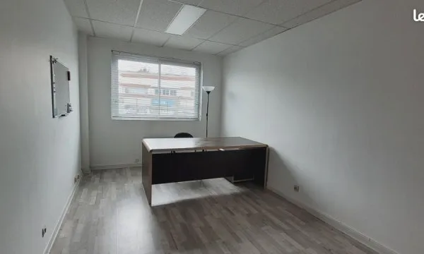 Bureau refait à neuf de 17 m2