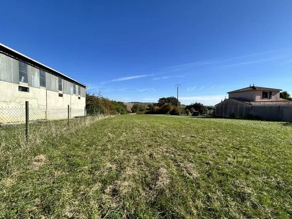 Terrain quartier résidentiel