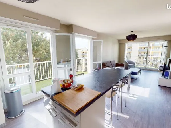 Grand appartement T6 proche parc de la Gaudinière