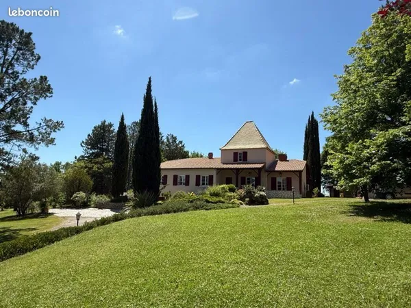 Maison 8 pièces vue panoramique 255m2