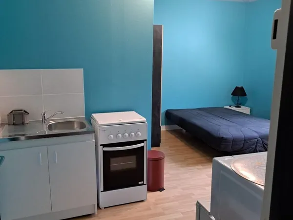 Studio Charolles près du lycée