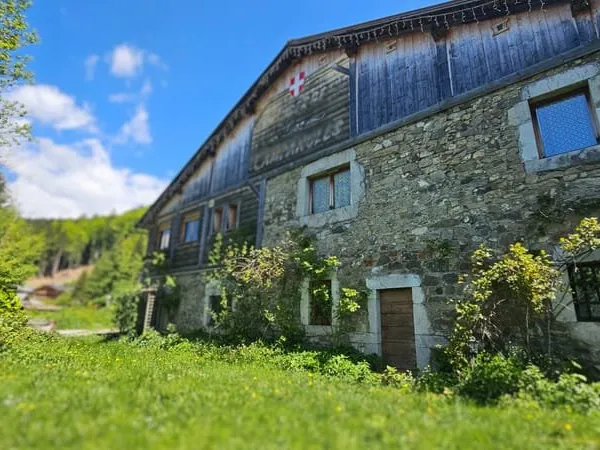 LES CARROZ : Ferme atypique de 182m2 datant de 1720