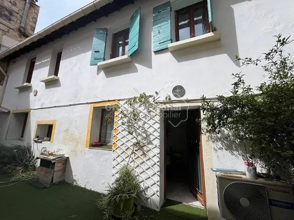 Immeuble 108 m²