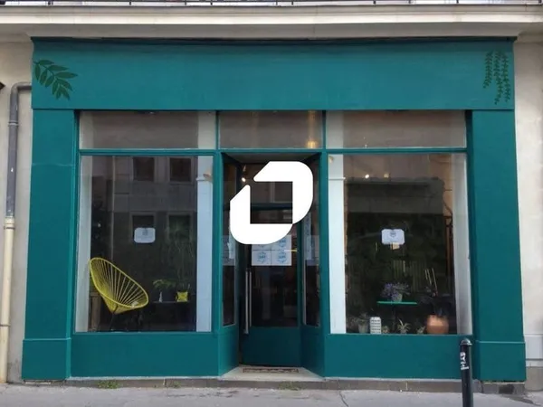 Local commercial 1 pièce 67 m²
