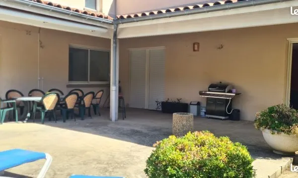 Chambre en colocation dans villa avec terrasse et jardin