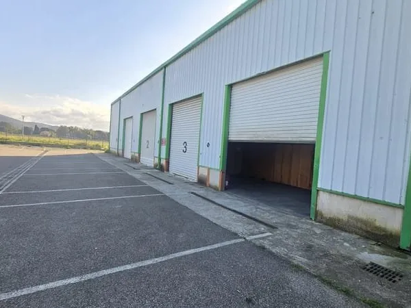 ENTREPOT 1710 m2 - LA LONDE