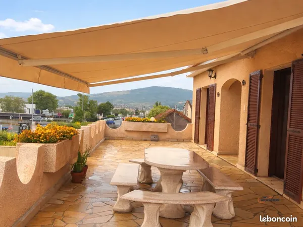 Cournon ZI - Maison 143 m² + Atelier 218 m² + Terrain 1 750 m² - Accès direct A75/A71/A89