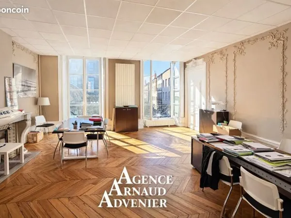 Bureaux 7 pièces 225 m²