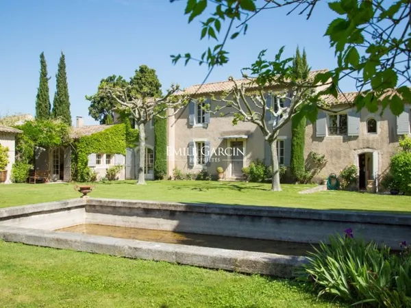 Location saisonnière, Saint-Rémy-de-Provence - Le Mas des Sources - Piscine chauffée. Tennis