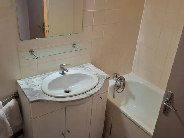 Loue chambre meublé au mois