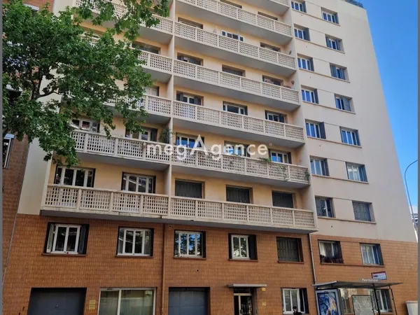 OPPORTUNITÉ Lyon 7 - Grand T3 80 m² - Charges maîtrisées + travaux déjà financés