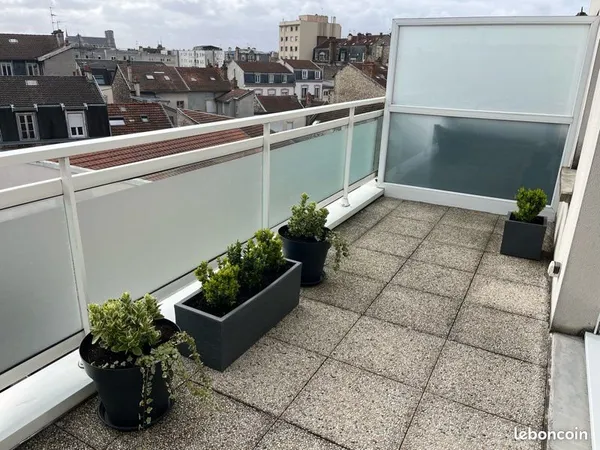 Studio avec grande terrasse