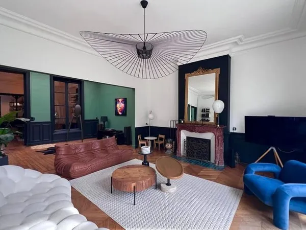 Maison 6 pièces 310 m²
