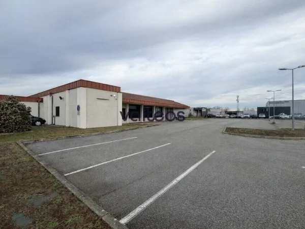 Local commercial 1040 m²