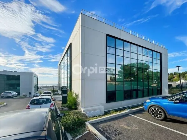 Bureau 96 m²