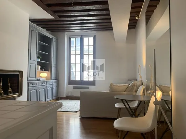 STUDIO au coeur de L'ILE SAINT LOUIS