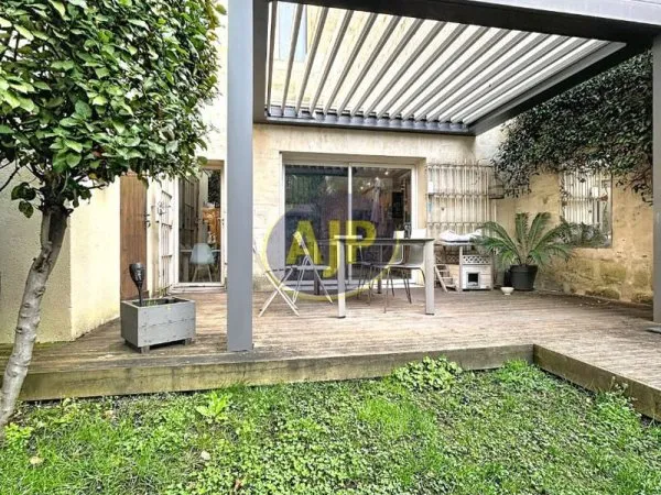 Maison familiale avec jardin et parking