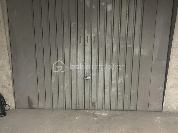 GARAGE À VENDRE - OPPORTUNITÉ INVESTISSEUR OU USAGE PERSONNEL