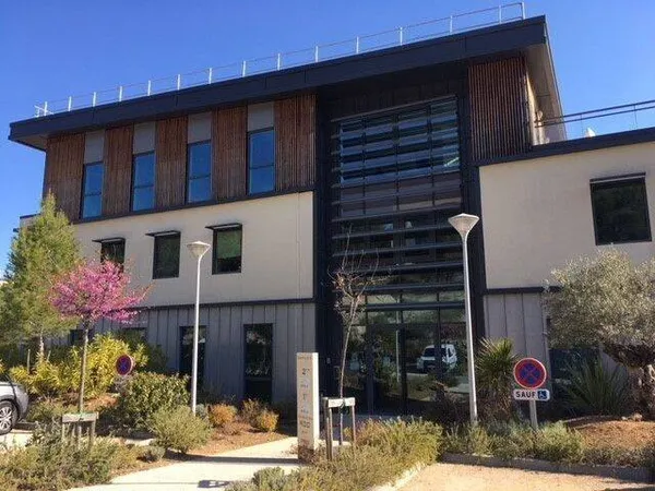 Bureaux 304 m²