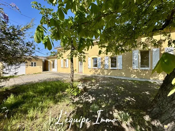 Corps de ferme rénovée T4 140m2 avec dépendances et jardin