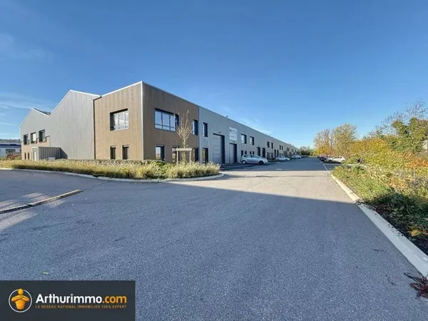 Local commercial 234 m²