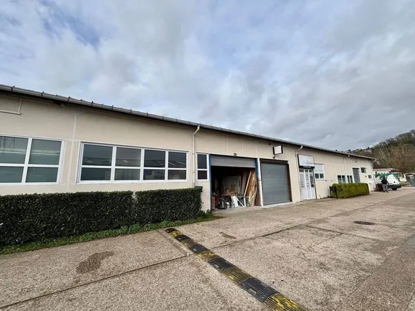 Parking/Garage/Box 150 m²