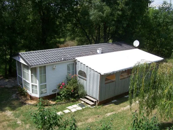 Parcelle 441m² pour Mobil-Home dans Camping 3 étoiles