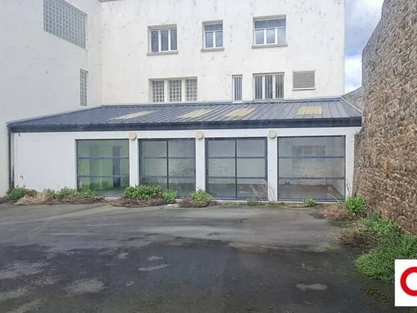 Bureau 84 m²