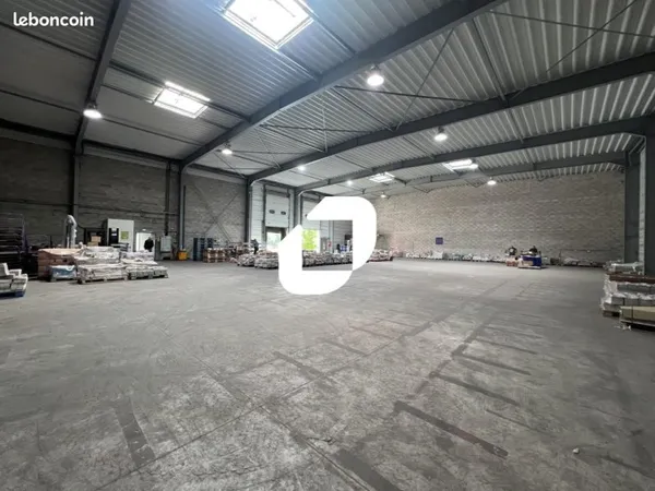 Local bureaux 1 415 m²