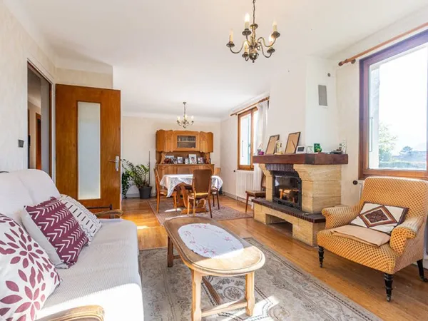 AGENCE IMMOBILIERE LAFORET - "CERISIER" - ANNECY / MEYTHET - MAISON INDIVIDUELLE T4 de 102,93m² - TE