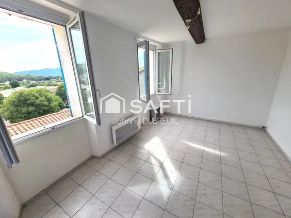CARNOULES - APPARTEMENT T3 55M2 AVEC CAVE PRIVATIVE, PROCHE PARKING ET DES COMMODITES