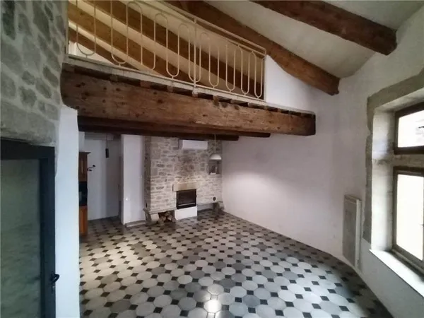 Maison à louer Taulignan