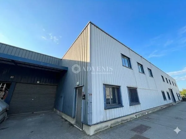 Local d'activité 275 m²