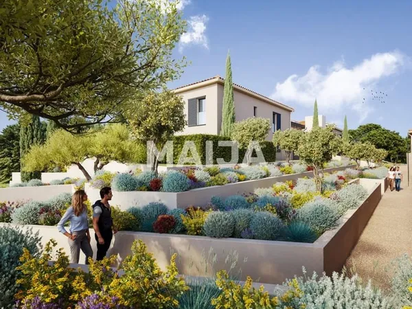 Résidence avec jardin et piscine